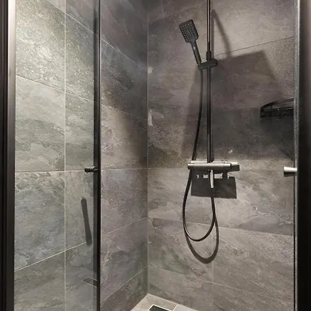 Sigr 8p With Sauna